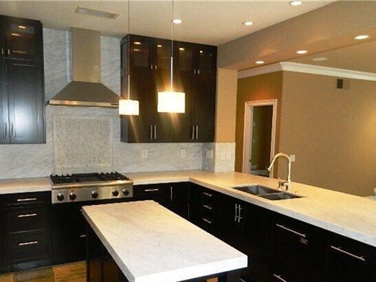 Foto del edificio - BEAUTIFUL MOUNTAIN VIEW 4BED/3BATH PLUS DE...