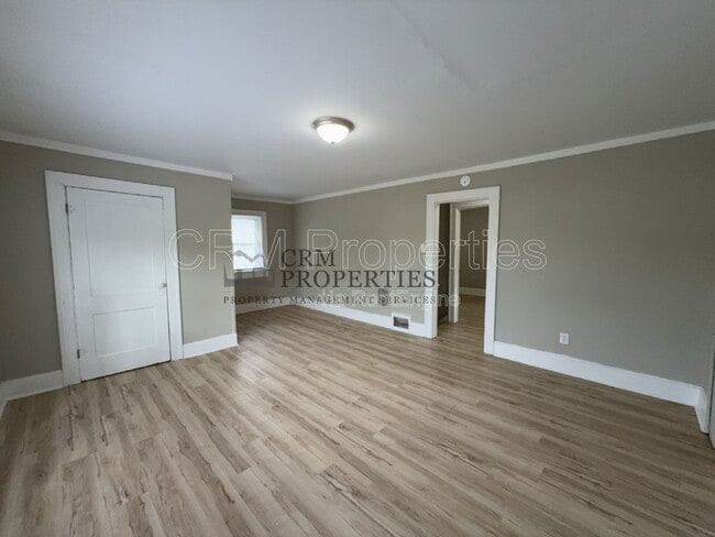 Building Photo - 301.5 N Temple Ave