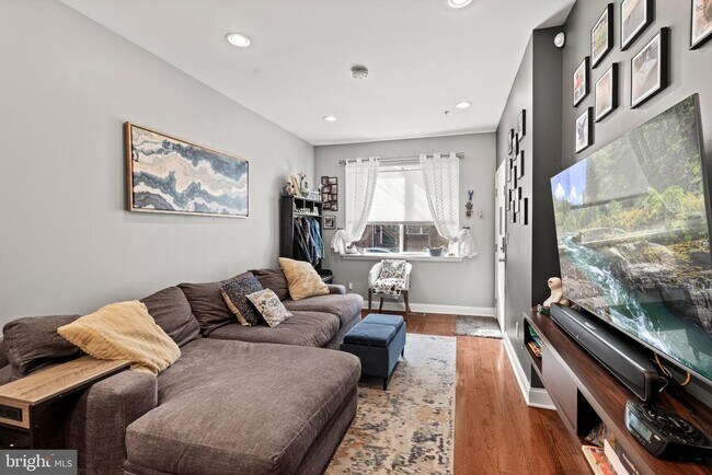 Foto del edificio - 2115 Carpenter St