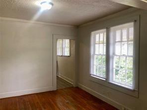 Foto del edificio - 131 N Carlen St