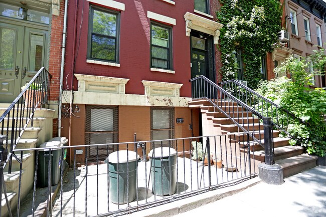 Building Photo - 512 Clinton St