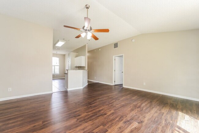Building Photo - 557 Fallen Timbers Dr
