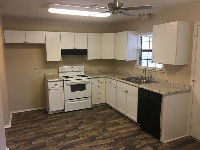 Foto del edificio - 3 Bed 1 Bath Home
