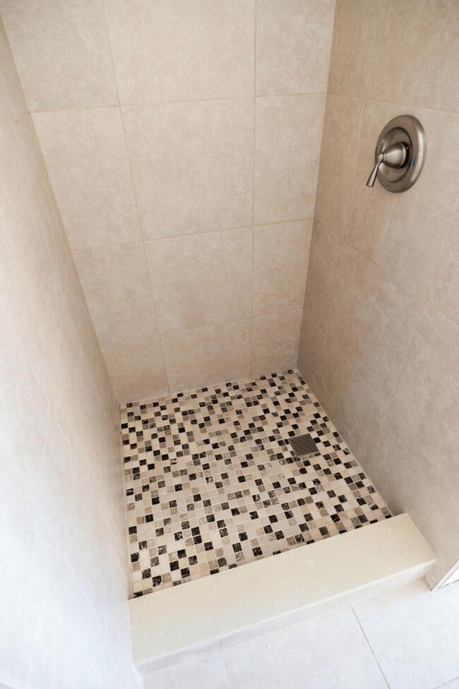 Building Photo - 141 NW 13th Ave