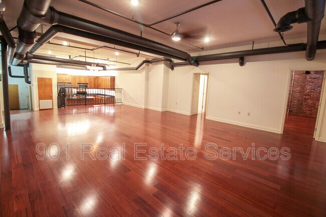Foto del edificio - 92 S Main St