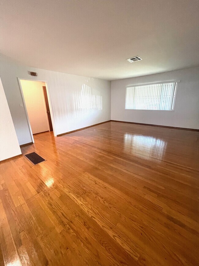 Foto del edificio - 4120 N Pershing Ave