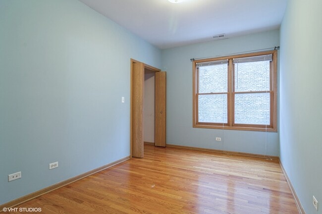Building Photo - 2226 W Monroe St