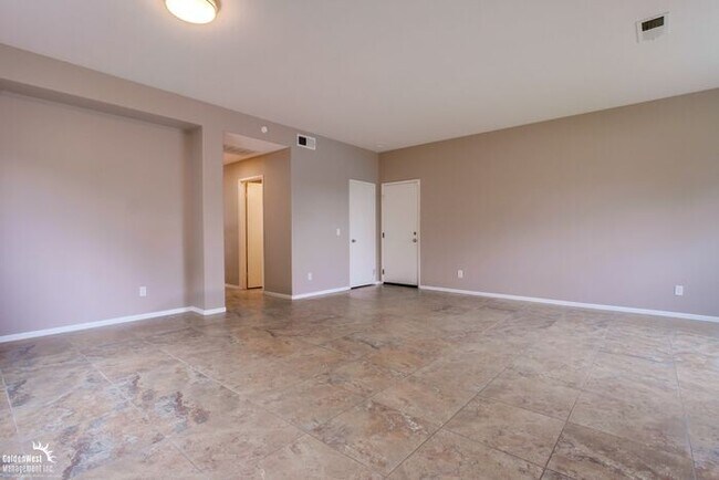 Foto del edificio - Beautifully 5Bdm 3.5Ba Home in Prime Location
