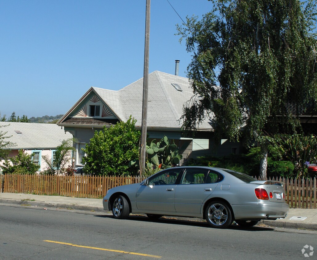 Building Photo - 814-816 Florida St