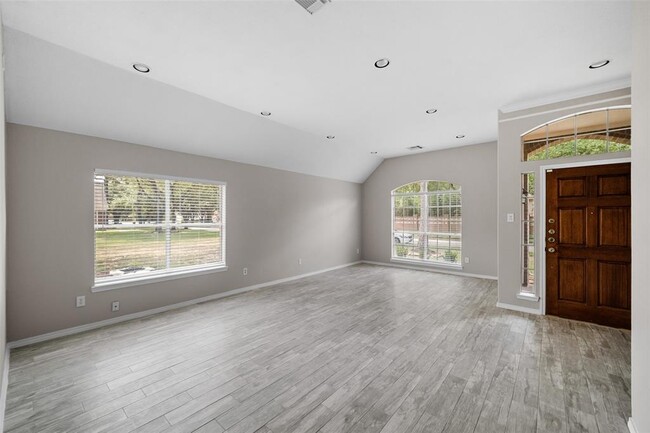 Foto del edificio - 9847 Willow Crossing Dr