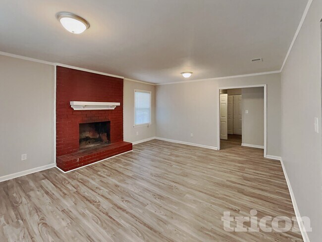 Building Photo - 6304 Clearwater Dr