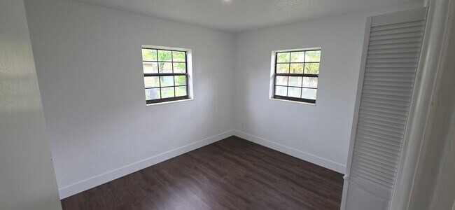 Foto del edificio - 4785 Tuscarora Rd