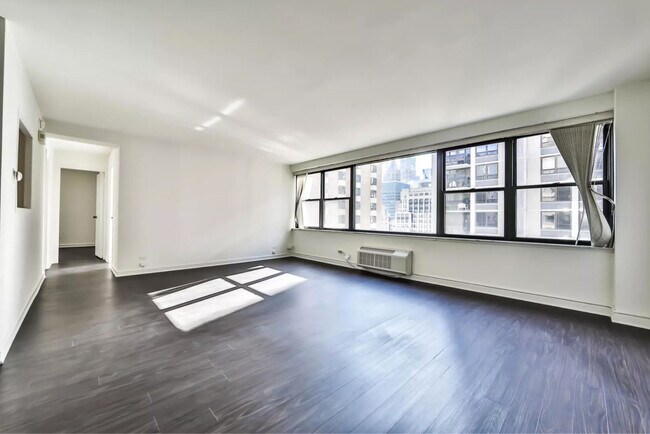 Building Photo - 850 N Dewitt Pl