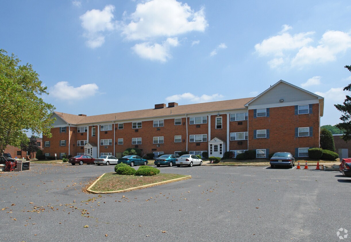 Carriage House Apts. Apartments Woodbury, NJ