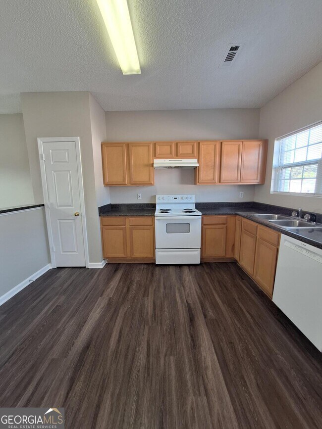 Foto del edificio - 3215 Oakley Pl
