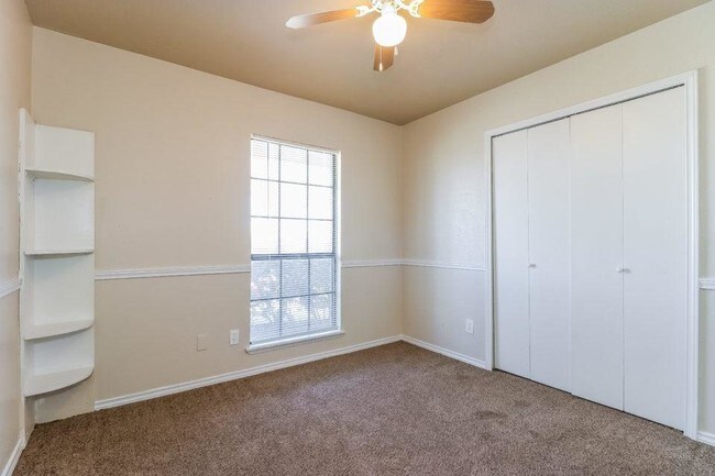 Building Photo - 648 Priscilla Ln
