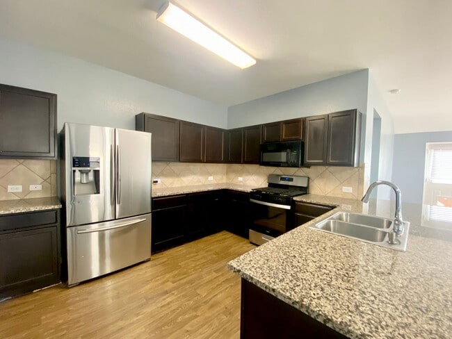 Building Photo - 4 Bed 2 Bath in Manor Tx