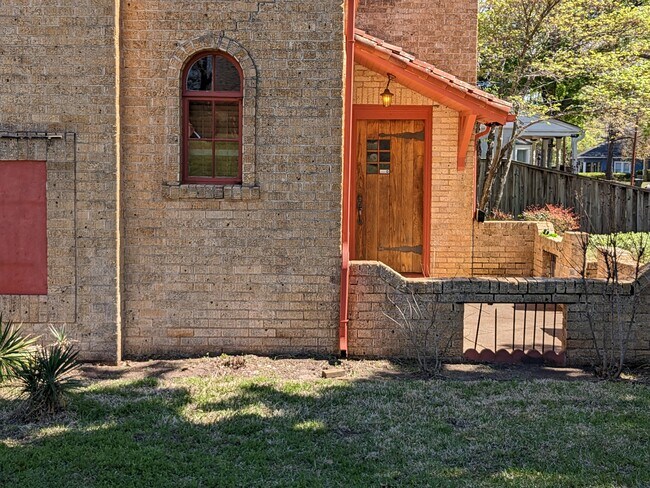 Foto del edificio - 625 W Dobbs St