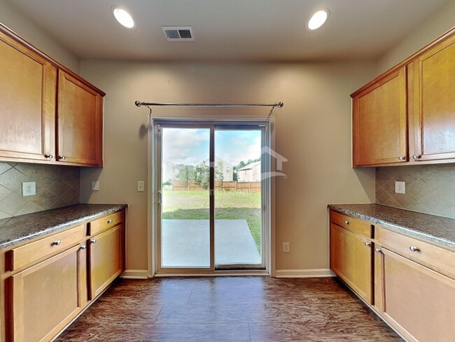 Building Photo - 8018 McKee Dr
