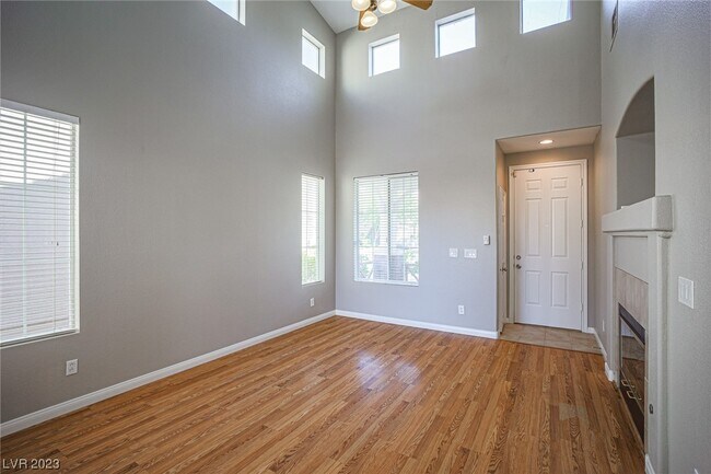 Building Photo - 5625 Aurora Crest Ave
