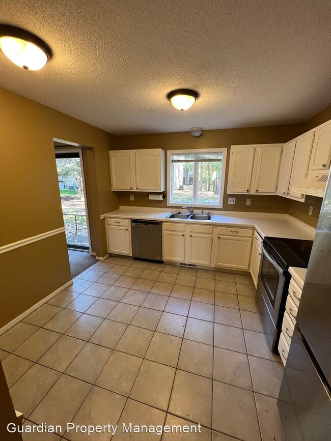 Building Photo - 2 br, 1 bath House - 629 Dorland Rd S