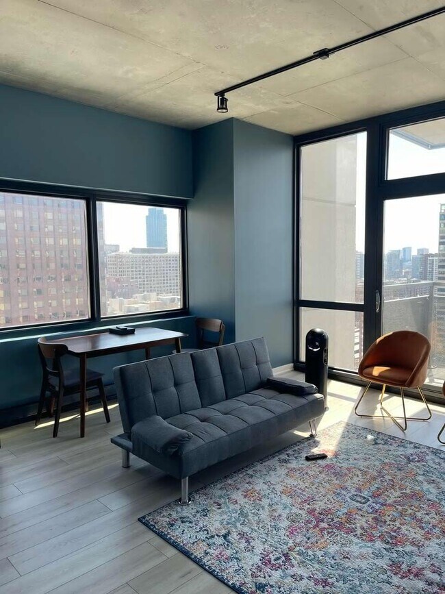 Building Photo - 235 W Van Buren St