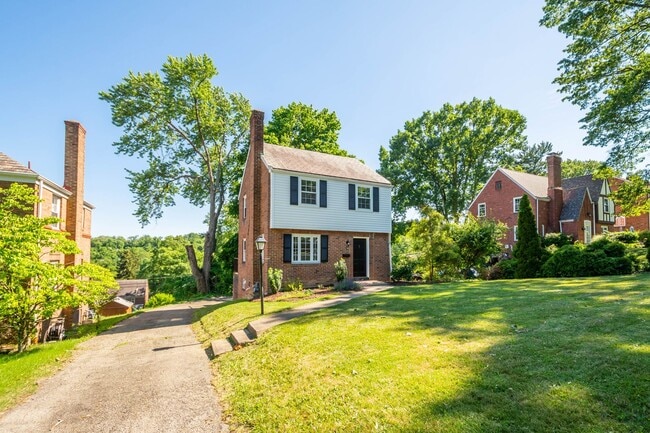 Photo - AVAILABLE JULY 1ST!! Don't miss this STUNNING 3 bedroom! House