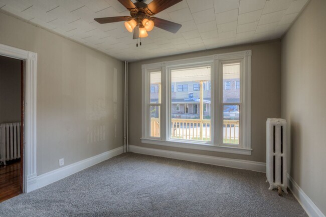 Foto del edificio - 5 Bedroom 2.5 Bath Midtown Home