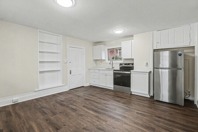 Building Photo - 145 S Pitt St