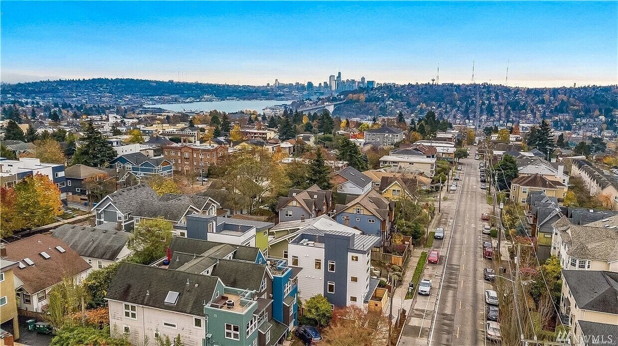 Foto principal - 4422 Phinney Ave N