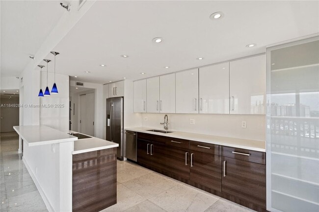 Building Photo - 19355 Turnberry Way