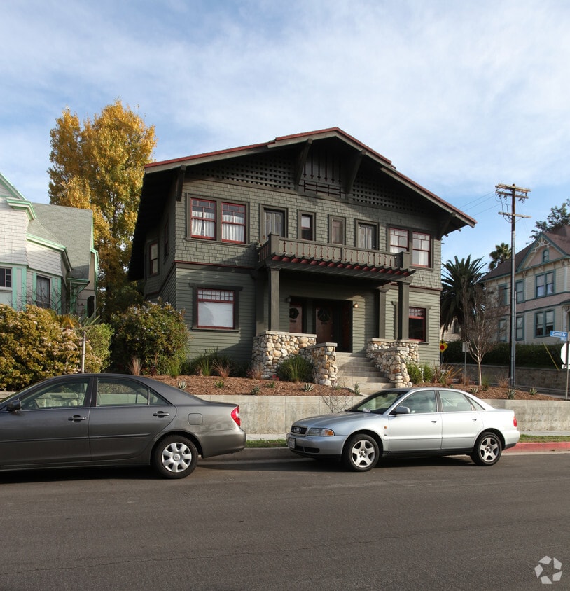 Building Photo - 1401 Carroll Ave
