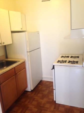 Building Photo - 1 bedroom in CHICAGO IL 60626