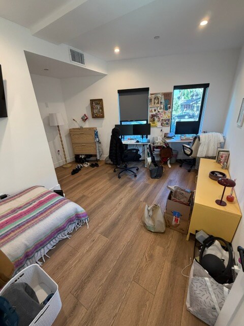 Foto del edificio - 966 Sanborn Ave