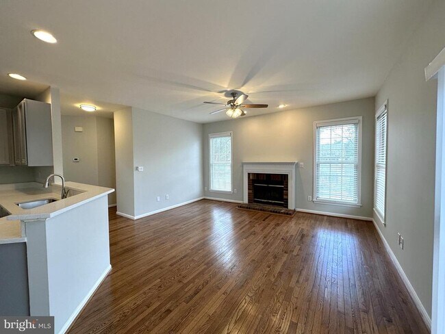 Building Photo - 20713 Parkside Cir