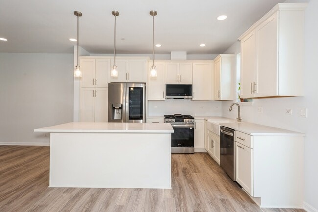 Building Photo - 491 Woodmoor Dr