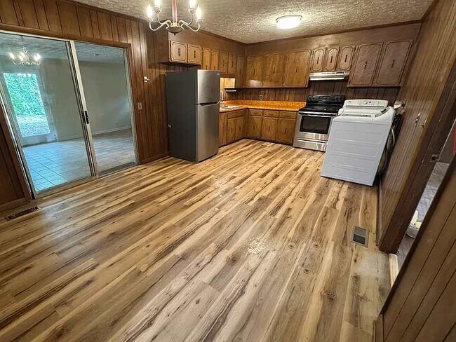 Foto del edificio - 2408 Vaulx Ln