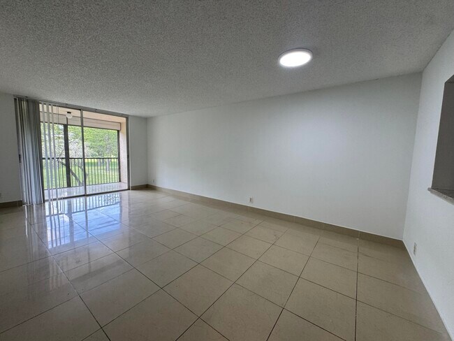 Foto del edificio - 7770 NW 50th St
