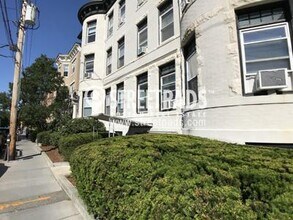 Building Photo - 17 Green St