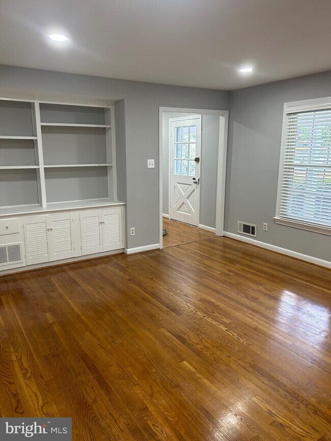 Building Photo - 1411 Kersey Ln