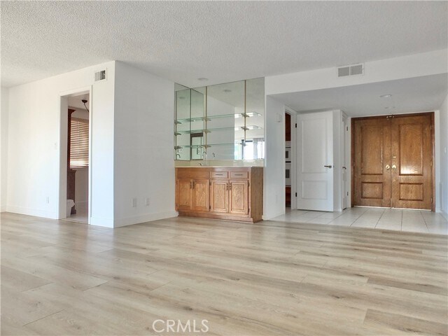 Building Photo - 6348 Riviera Cir
