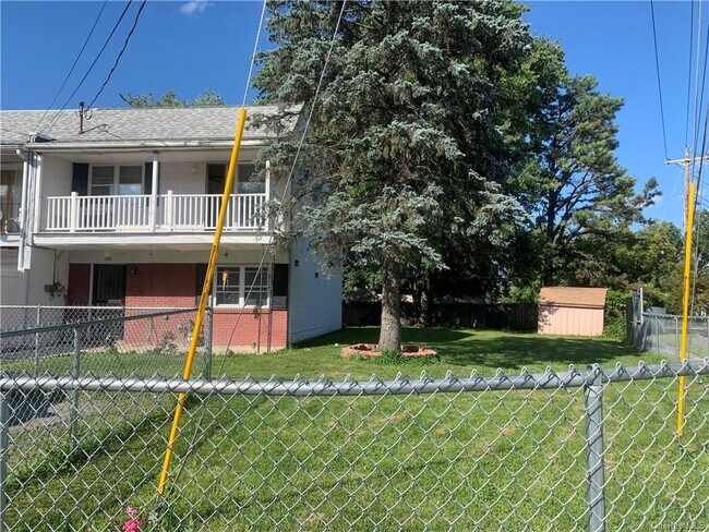 Foto del edificio - 105 Sheffield Dr