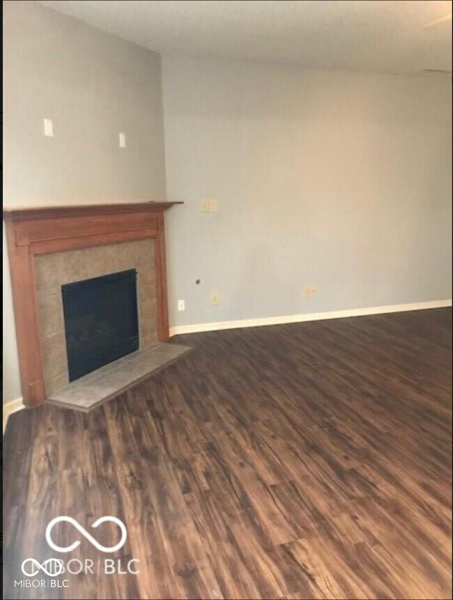 Building Photo - 10563 Adam Dr