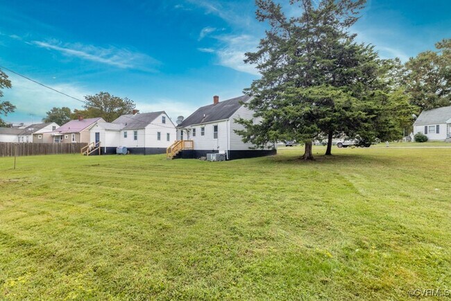 Foto del edificio - Newly Renovated 4-Bedroom Home in Town of Blackstone!