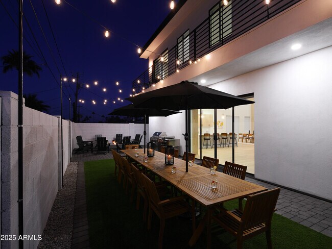 Foto del edificio - 7520 E Highland Ave