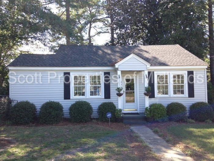 Primary Photo - 421 Greenwood Rd