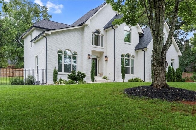 Building Photo - 4221 Willow Oak Dr