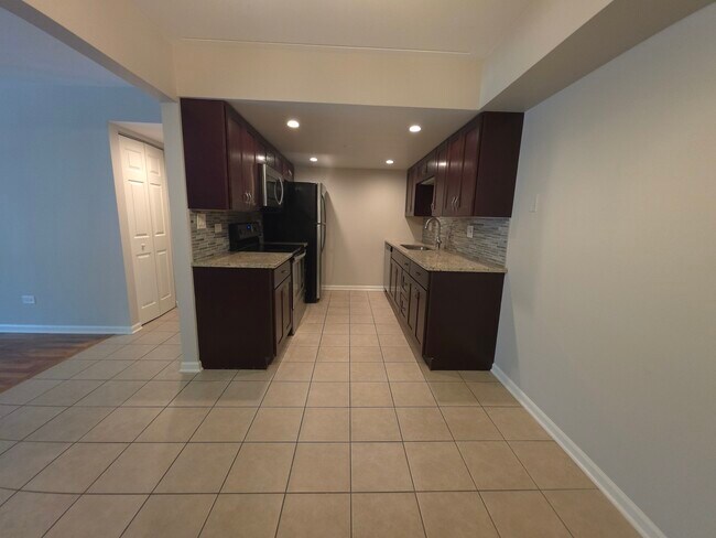 Building Photo - 1675 Kiowa Cir