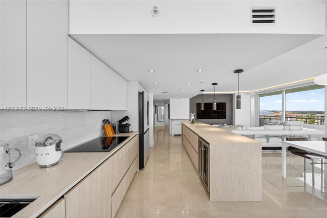 Foto del edificio - 400 South Pointe Dr