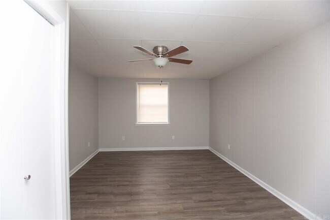 Building Photo - 22.5 Daven Ct